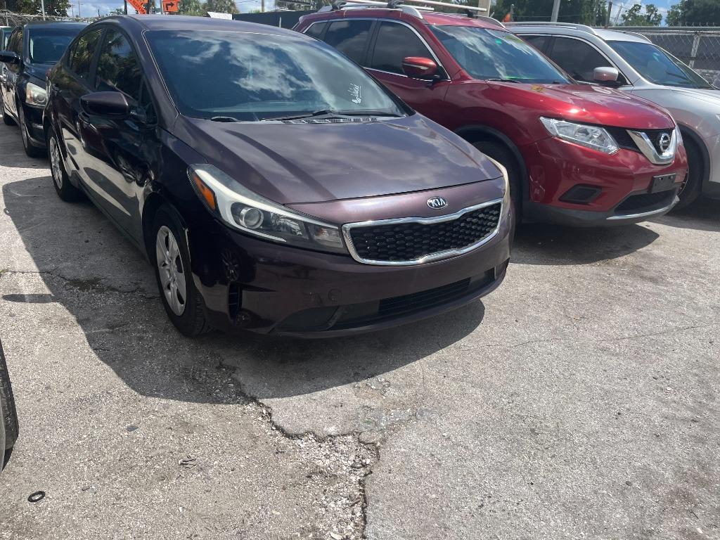 2017 Kia Forte LX AT's photo