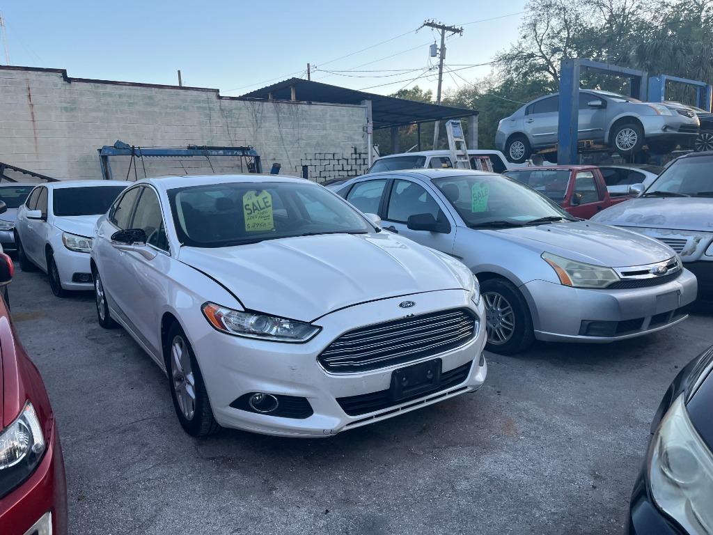 2013 Ford Fusion SE