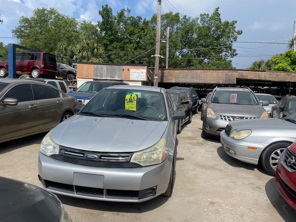 2010 Ford Focus SE's photo