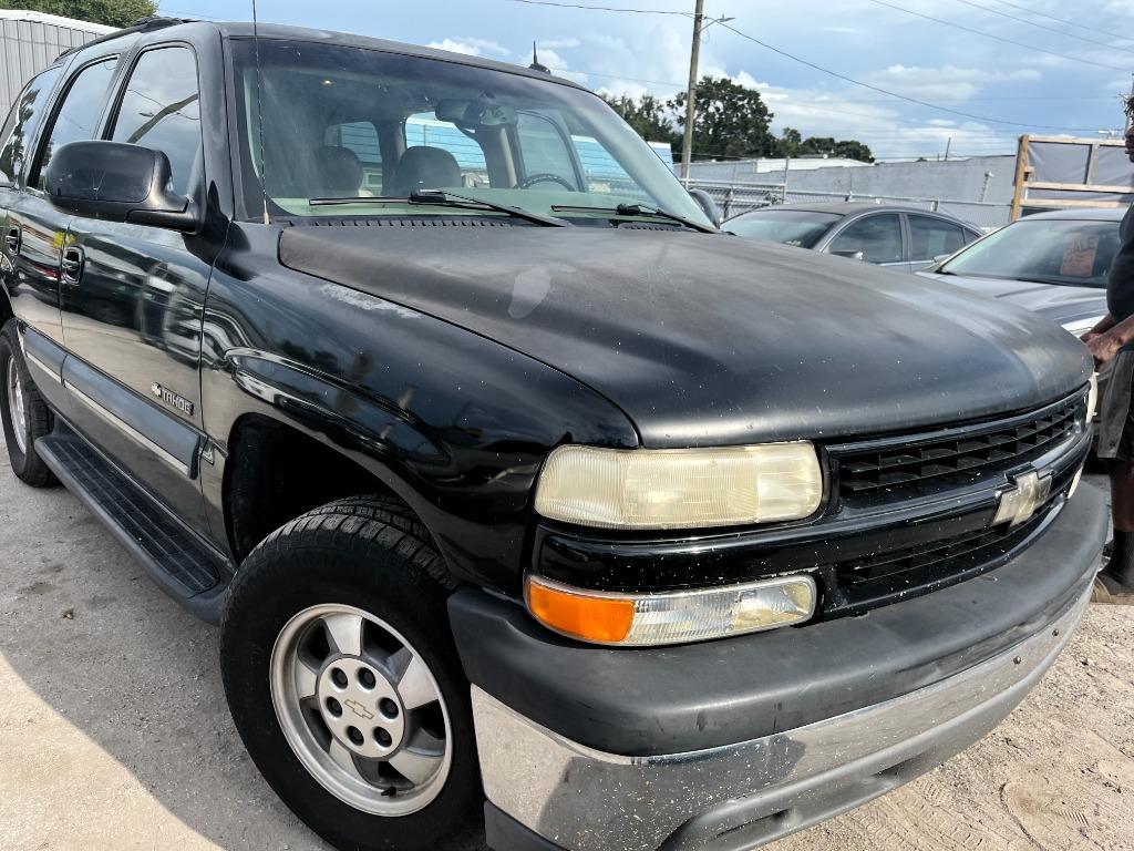 2003 Chevrolet Tahoe LS's photo